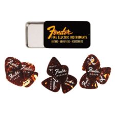 médiators fender assortis dans une boite en metal 1980351010