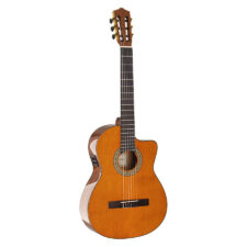 Guitare classique d'étude Salvador Nova CCE