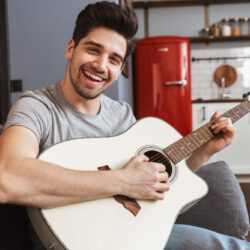 Conseils pratiques pour l'auto-apprentissage de la guitare