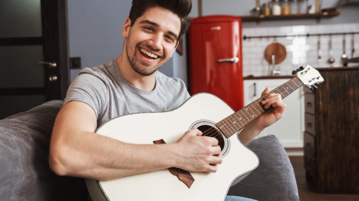 Conseils pratiques pour l'auto-apprentissage de la guitare