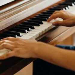 main gauche piano