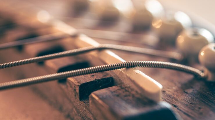 Comment choisir les cordes de guitare adaptées à votre style de musique ?