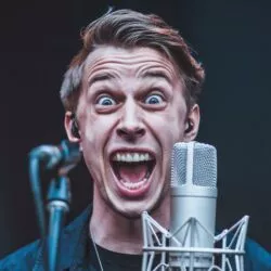 Le SECRET des chanteurs pros : cet exercice simple va transformer ta voix en OR !