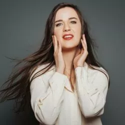 Cette chanson a été écrite par une IA… et elle est meilleure que 90% de la pop actuelle