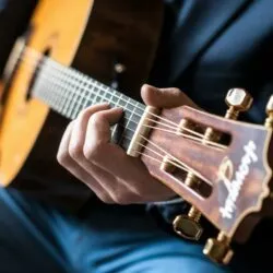 Les luthiers français en PÉRIL ? Voici leur riposte de génie au low-cost asiatique