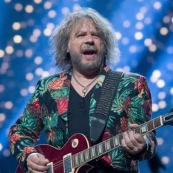 Michel Sardou, Jul ou AC/DC ? On a enquêté sur la vraie playlist du BTP