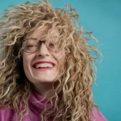 Musique gogole : pourquoi on adore écouter n’importe quoi… et en redemander !