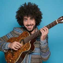 On a testé la guitare fétiche de Pierre Garnier… le résultat est fou !