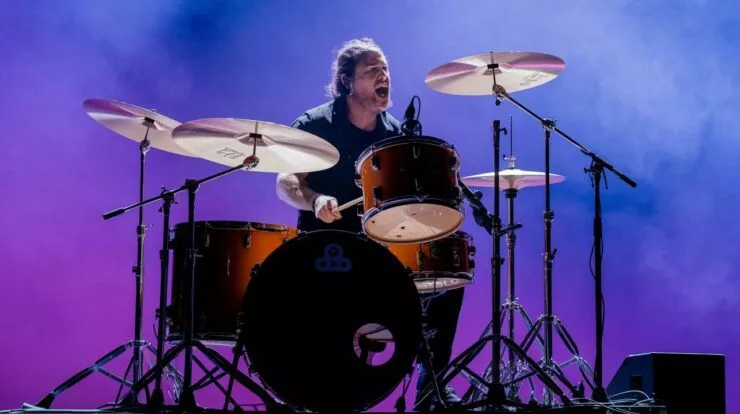 Pourquoi Chad Smith est LE batteur que tous les rockeurs jalousent