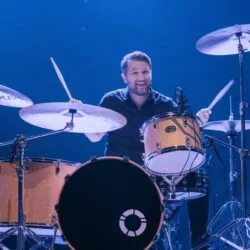 Pourquoi Zak Starkey est peut-être le meilleur batteur rock de sa génération