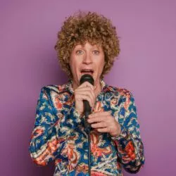 TOP 10 des chansons interdites au karaoké