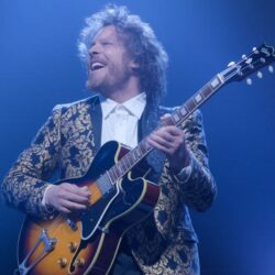 Ce que disent les guitares de scène de vos artistes préférés sur leur personnalité