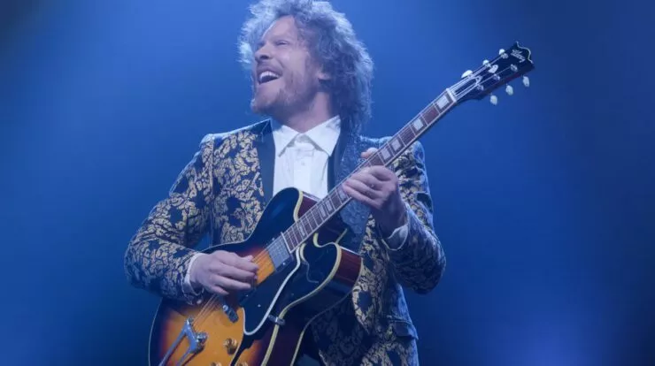 Ce que disent les guitares de scène de vos artistes préférés sur leur personnalité