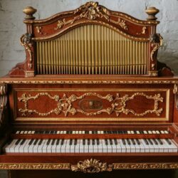 Ce que j’ai découvert en démontant un harmonium centenaire