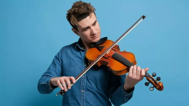 Ce rappeur français a commencé sur un violon cassé