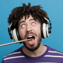 Il imite une batterie entière avec sa bouche : le secret des beatboxers