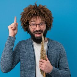 Il n’a jamais pris de cours… et bluffe tout le monde avec cet instrument peu connu