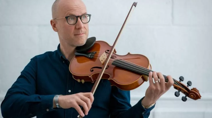 Il ose comparer un MacBook à un violon : Hans Zimmer choque les puristes !