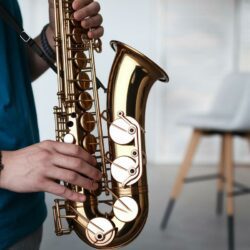 J’ai trouvé un saxophone rouillé pour 10€ : voilà ce que ça donne après restauration