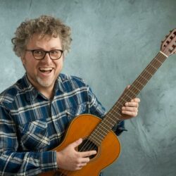 Vaut-il mieux acheter un instrument neuf ou chiner une perle oubliée ? Le comparatif