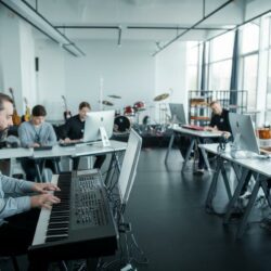 Ce prof de solfège a été viré pour avoir… trop modernisé son cours !