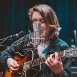 Elle n’a que 3 notes… mais c’est la chanson la plus sifflée de l’histoire