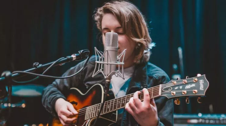 Elle n’a que 3 notes… mais c’est la chanson la plus sifflée de l’histoire