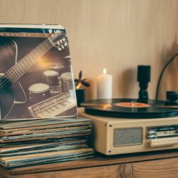 Quand la beauté était musique : 5 titres des années 70 qui ont traversé les générations