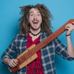 Il transforme ses cours de musique en show TikTok : le collège change de tempo