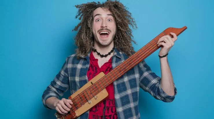 Il transforme ses cours de musique en show TikTok : le collège change de tempo