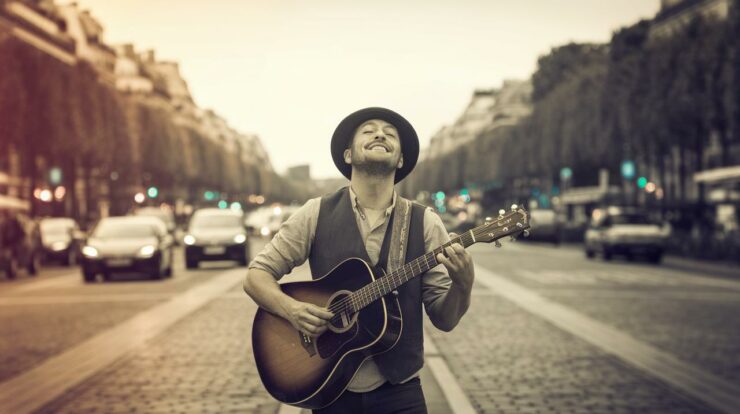 “Sous les pavés, la musique” : ce que vous ignorez sur les sons des Champs-Élysées